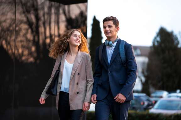 Apprentissage 2024: lance ta carrière auprès de notre Raiff' !